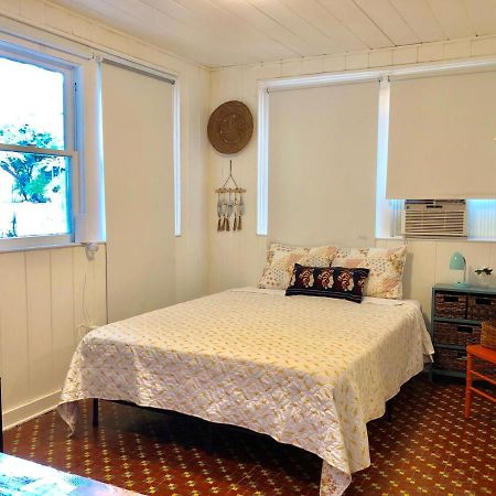 Private Studio With Free Parking 마이애미 외부 사진