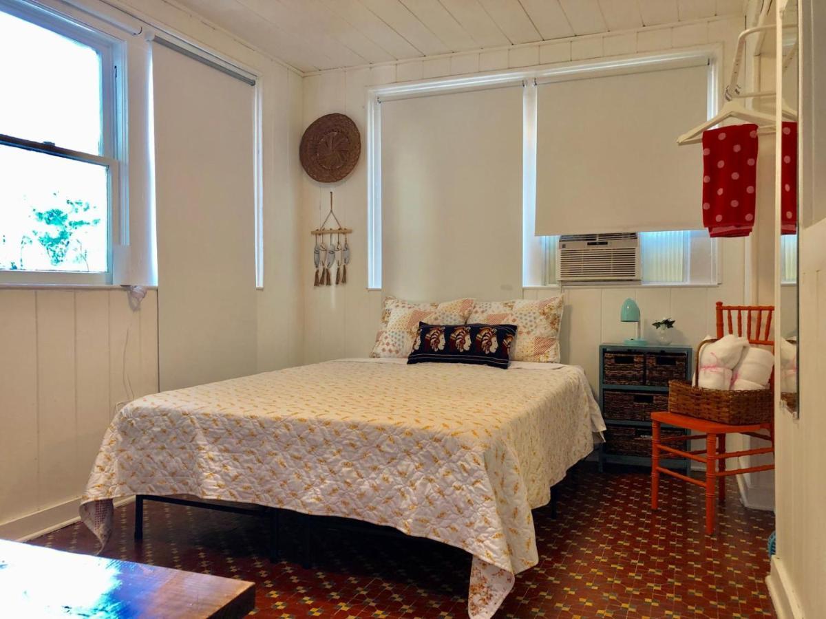 Private Studio With Free Parking 마이애미 외부 사진